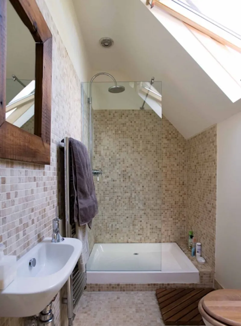 Shower at Modern Chipping Norton barn, C790 (photo 21)