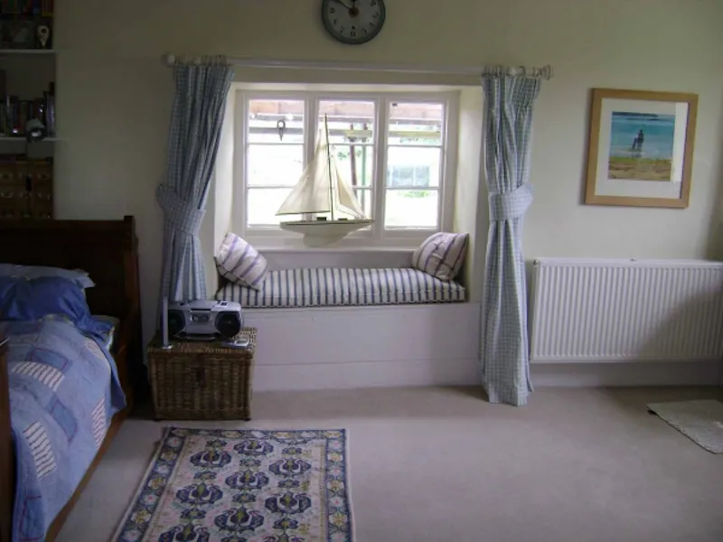 Picturesque Devon dolls house , A1212 (photo 21)