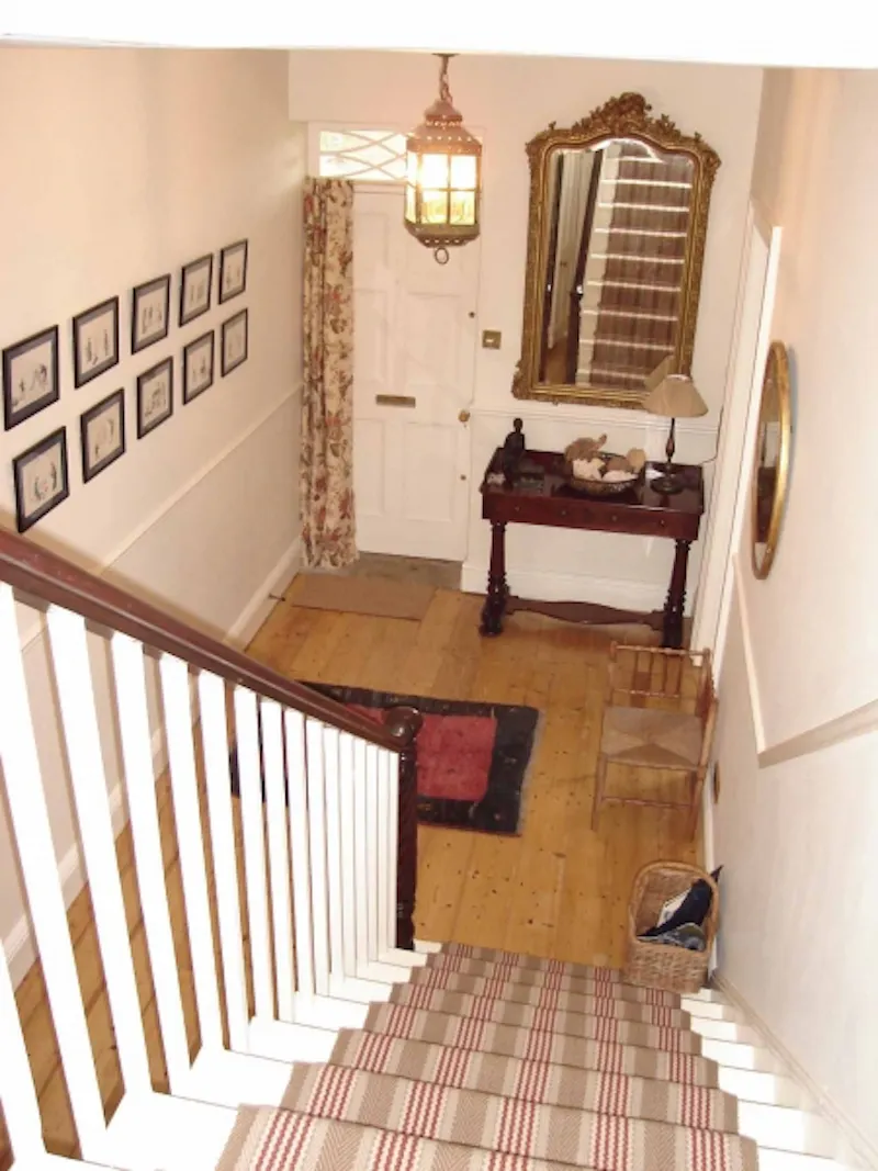 Entrance hall at Picturesque Devon dolls house , A1212 (photo 28)