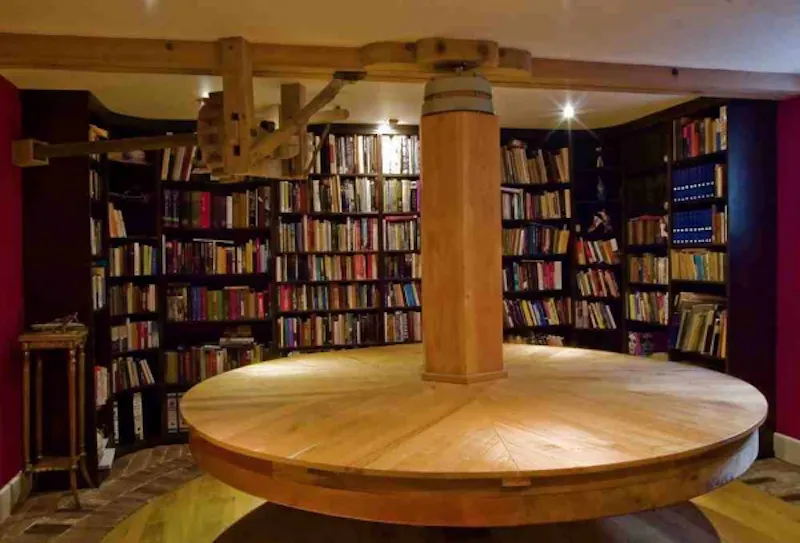 Library at Film location L614 in Kent (photo 4)