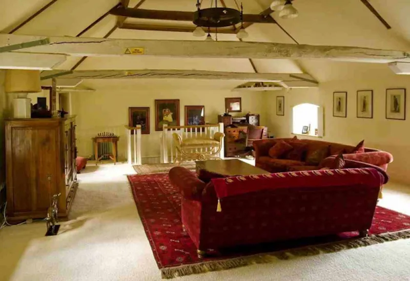 Living Room at Film location L614 in Kent (photo 11)