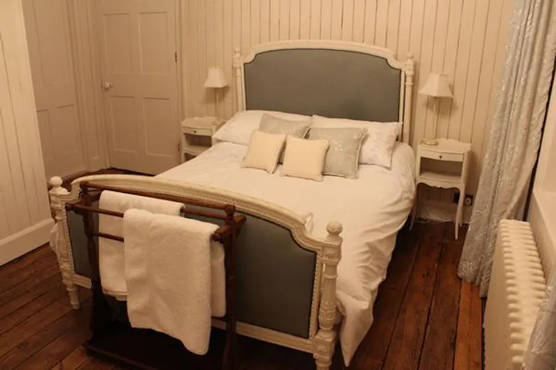 Bedroom at Georgian Malvern Hills house , A1214 (photo 58)