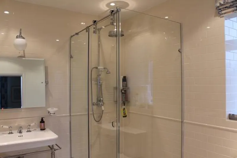 Bathroom at Georgian Malvern Hills house , A1214 (photo 71)