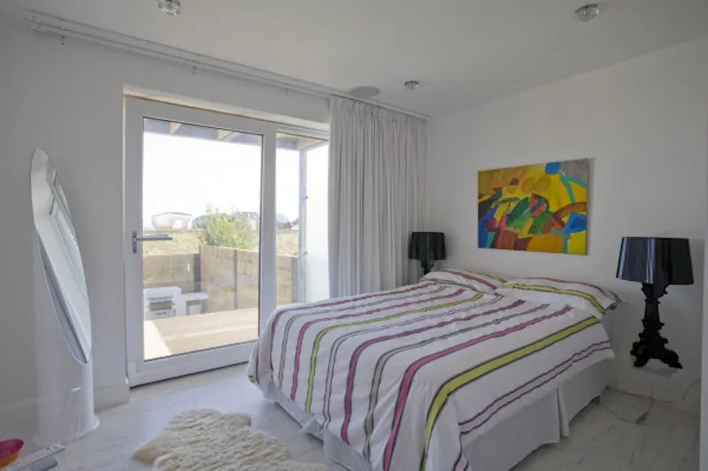Bedroom at Film location D2010 in East Sussex (photo 9)