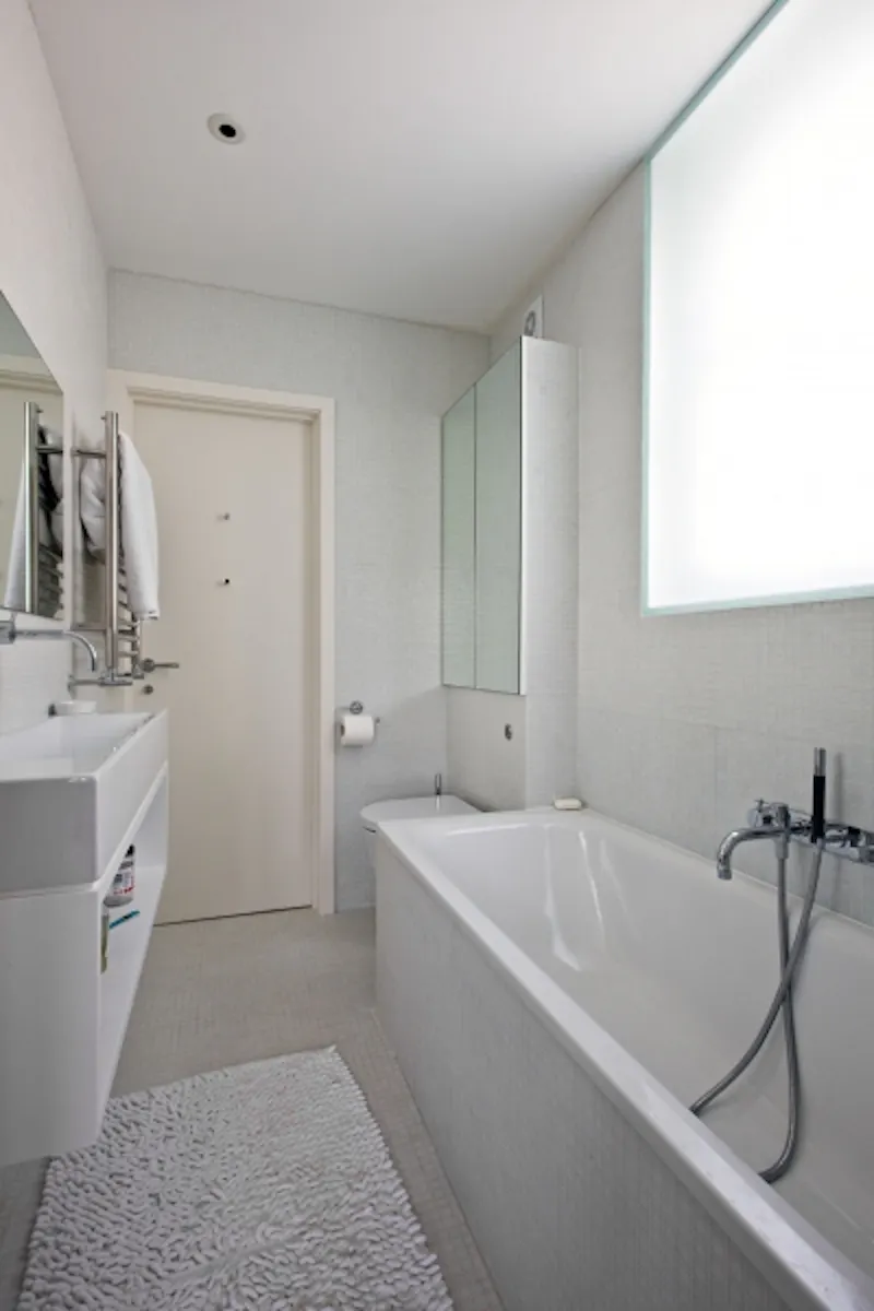 Bathroom at Ladbroke Grove townhouse, A1029 (photo 23)