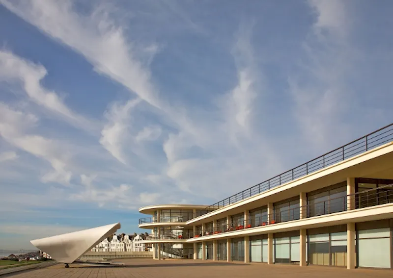Classic Modernist pavilion, T74 (photo 3)