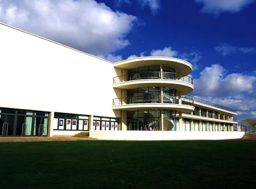 Classic Modernist pavilion, T74