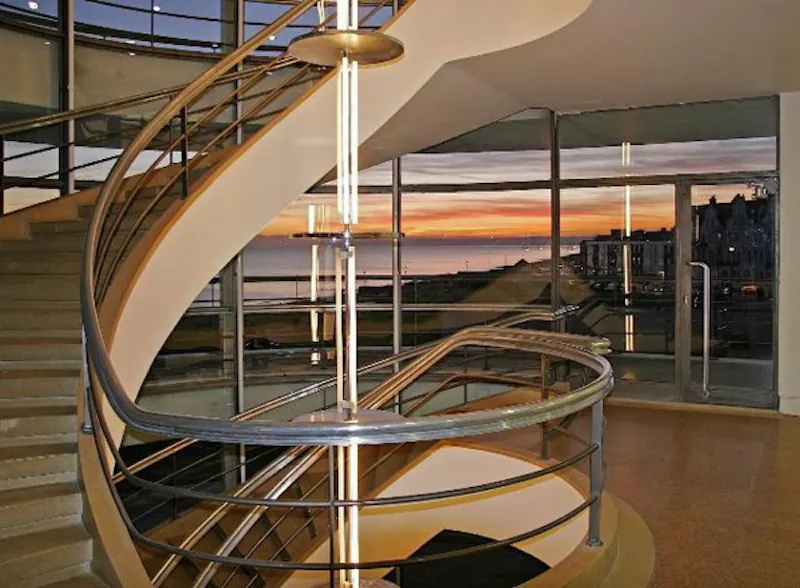Classic Modernist pavilion, T74 (photo 9)