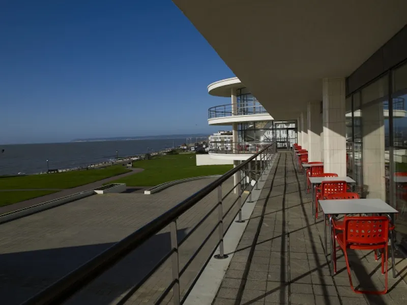 Classic Modernist pavilion, T74 (photo 49)