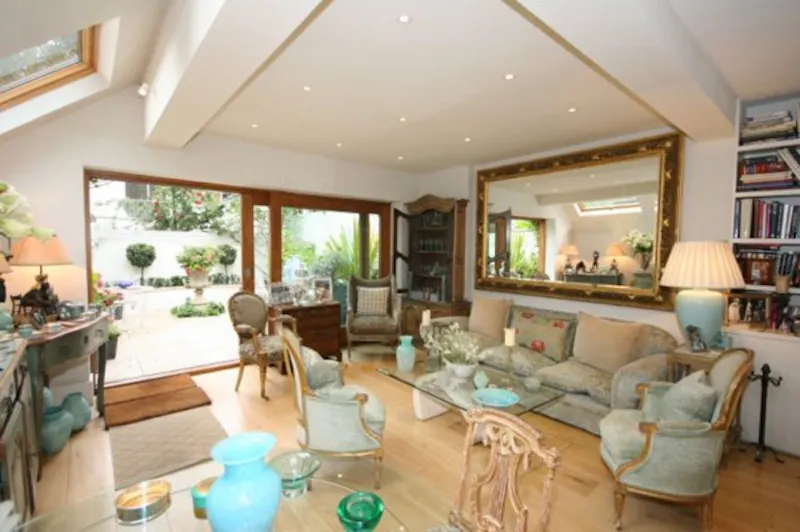 Pretty Parsons Green garden flat, F976 (photo 4)