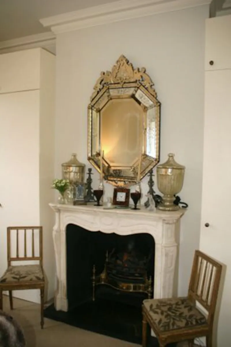 Fireplace at Pretty Parsons Green garden flat, F976 (photo 9)