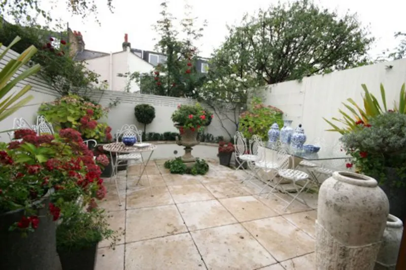 Garden at Pretty Parsons Green garden flat, F976 (photo 11)