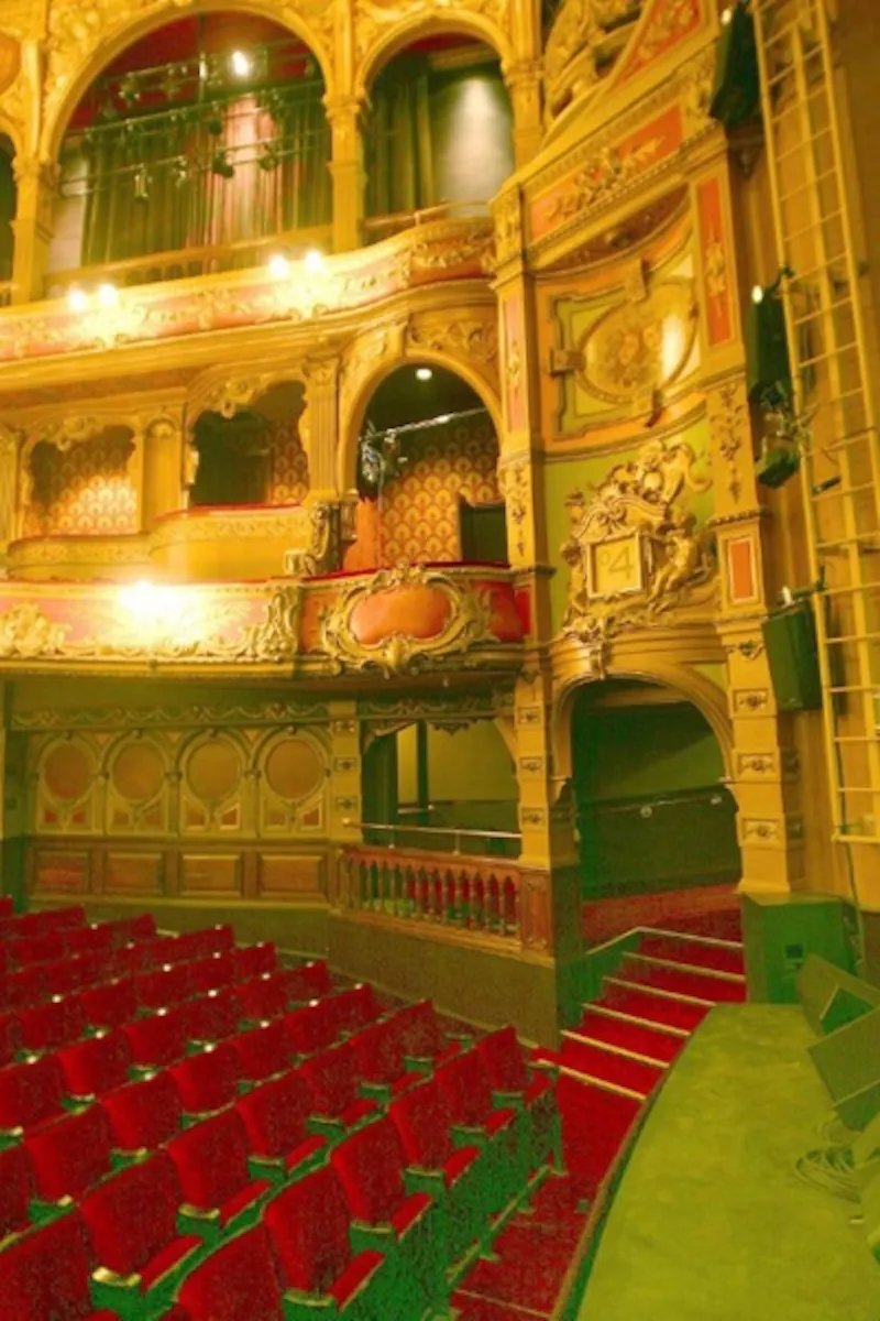 Working Hackney theatre, P494 (photo 6)
