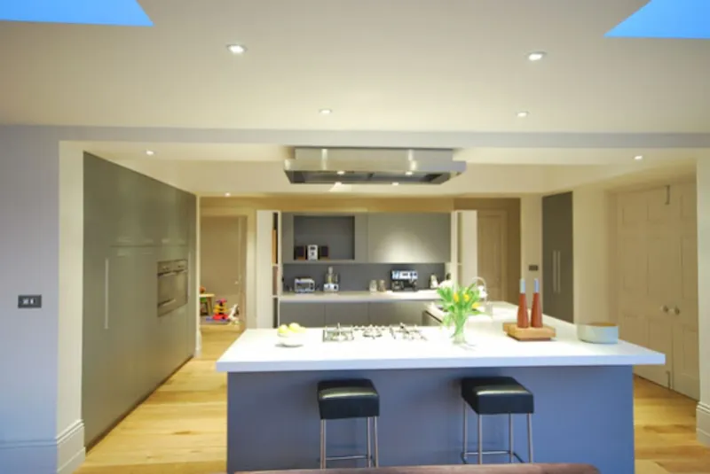 Kitchen at East Hampshire orchard house, K319 (photo 6)