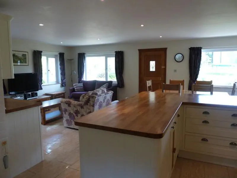 East Grinstead bungalow, C789 (photo 6)