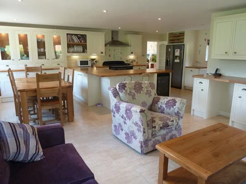 East Grinstead bungalow, C789 (photo 9)