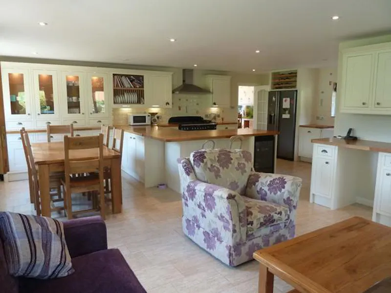 East Grinstead bungalow, C789 (photo 10)