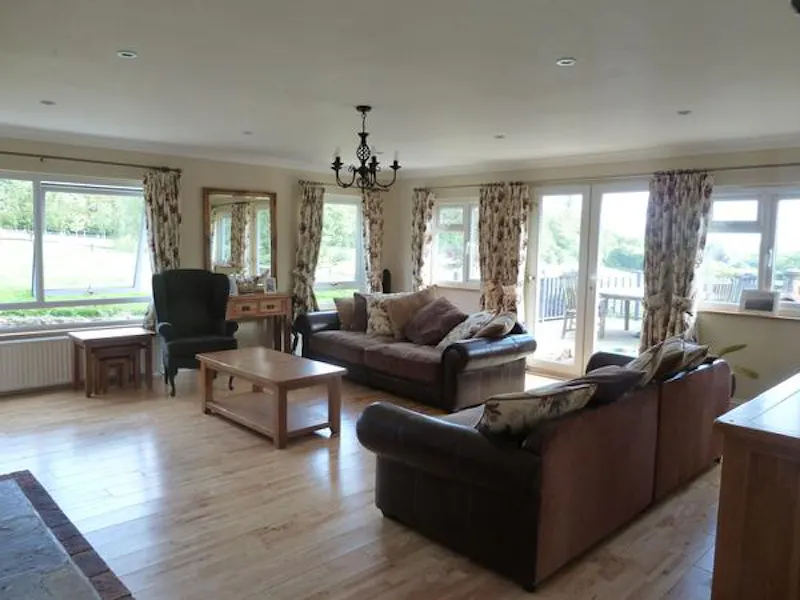 East Grinstead bungalow, C789 (photo 12)