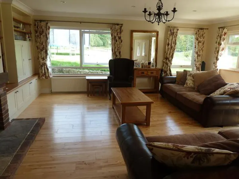 East Grinstead bungalow, C789 (photo 17)