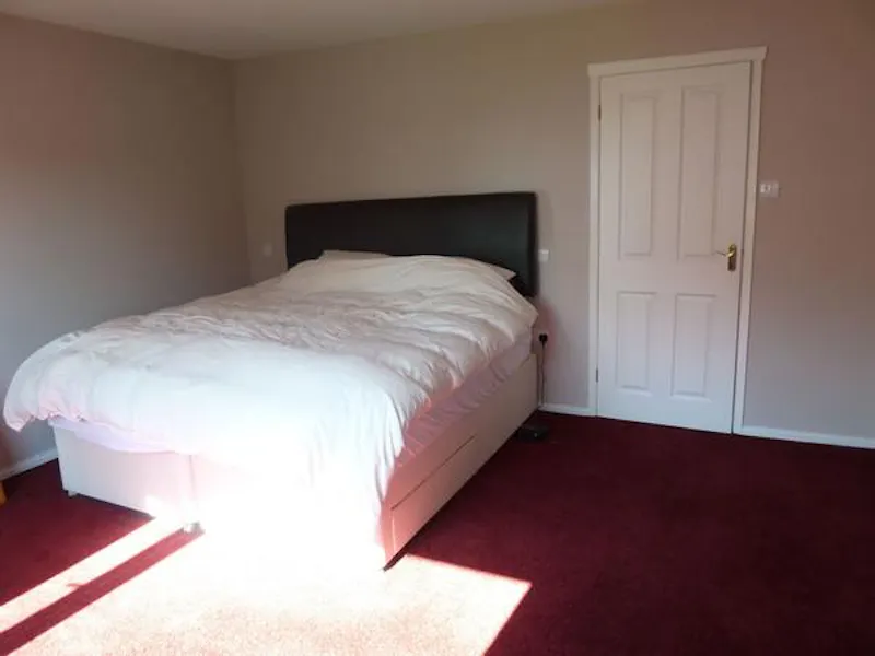 Bedroom at East Grinstead bungalow, C789 (photo 22)