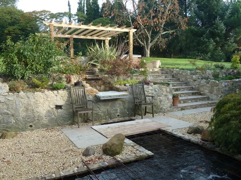 Pond at East Grinstead bungalow, C789 (photo 31)