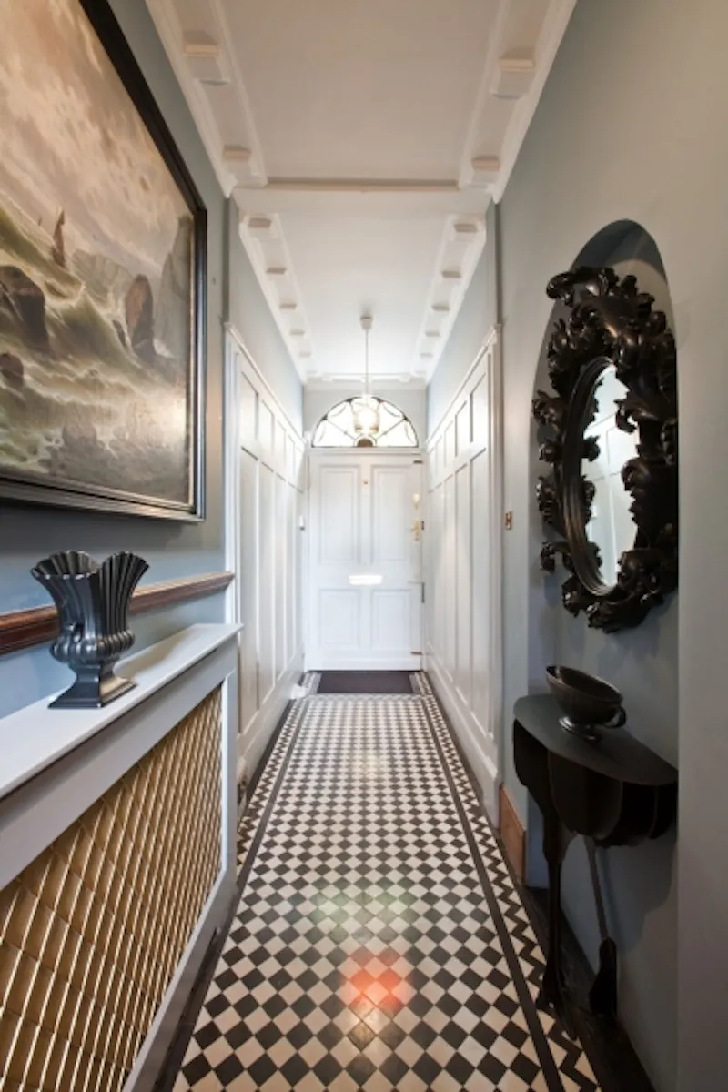 Entrance hall at Glamorous Knightsbridge house, A1216 (photo 2)