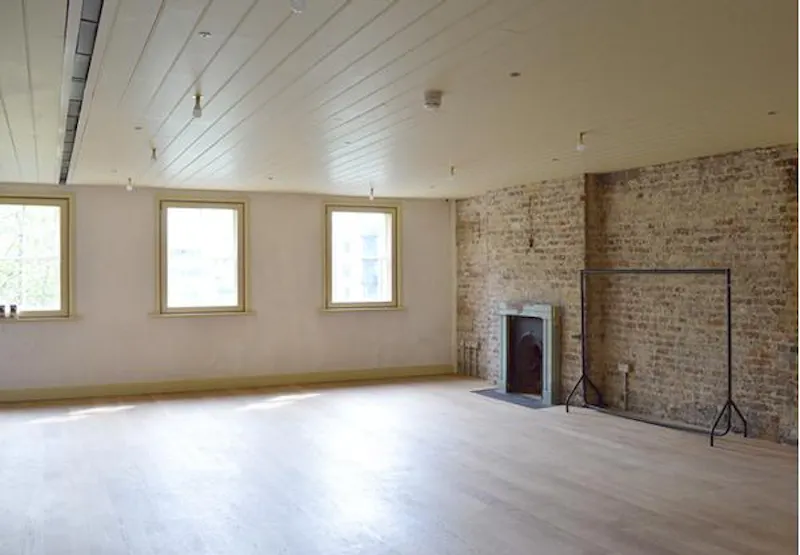 Shadwell music hall, P208 (photo 19)