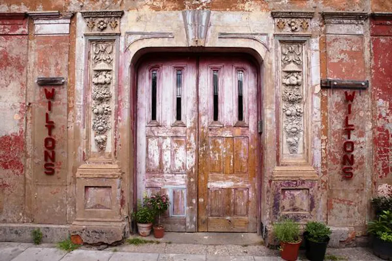 Shadwell music hall, P208 (photo 24)