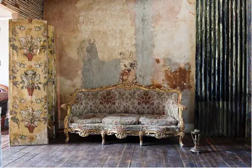 Eclectic Stoke Newington house, B1516