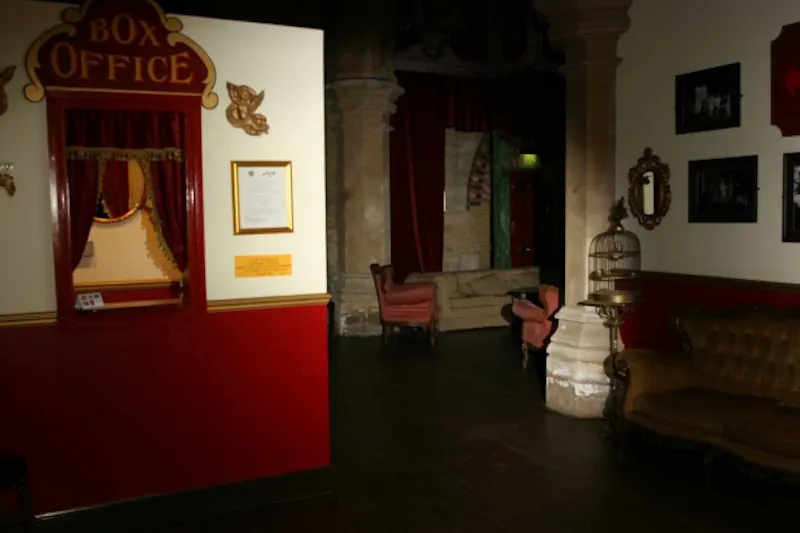 Church music hall in Royal Docks, P495 (photo 12)