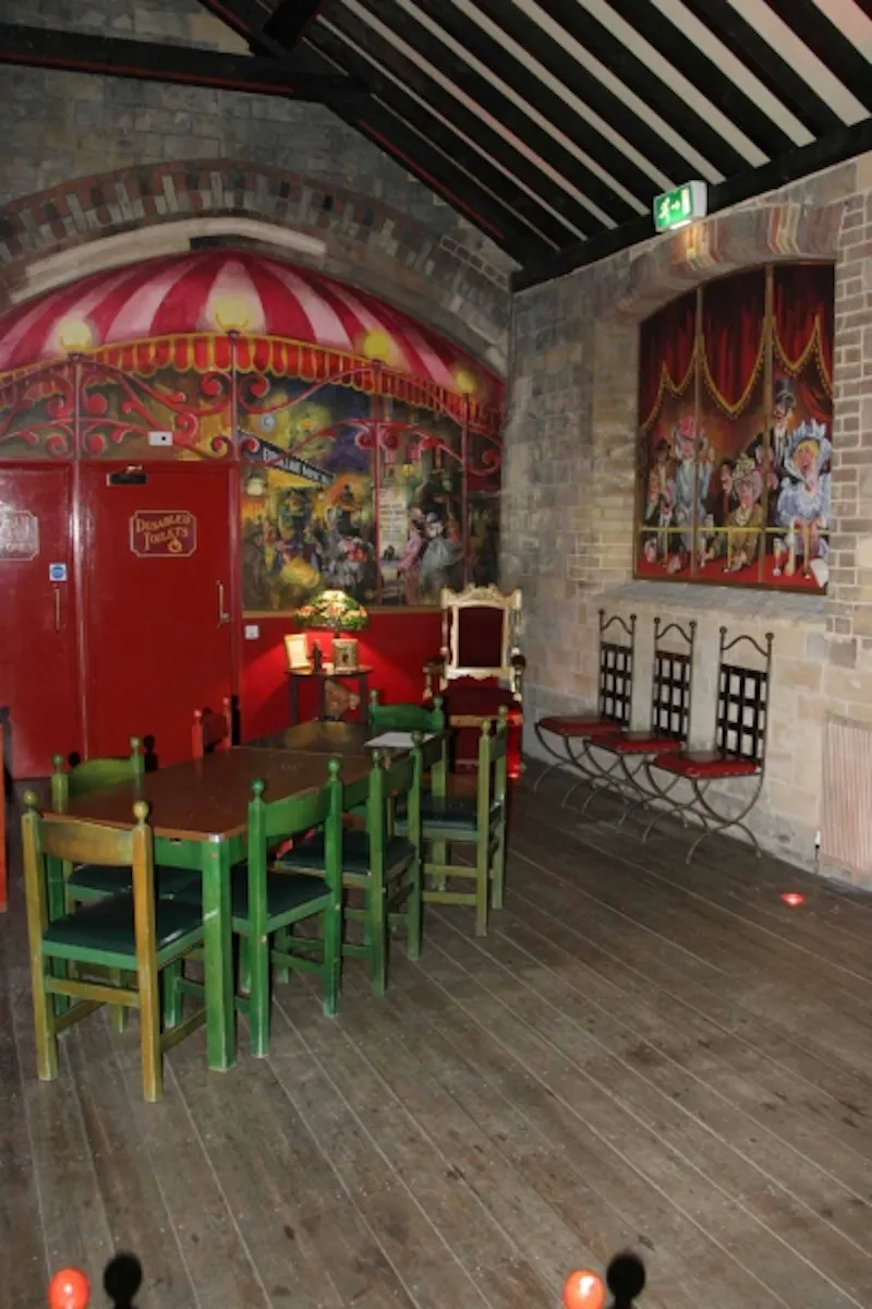 Church music hall in Royal Docks, P495 (photo 18)