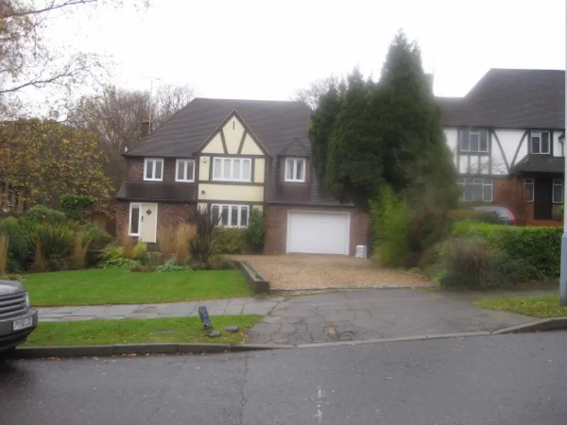 Driveway at Northwood family house, D2014 (photo 57)