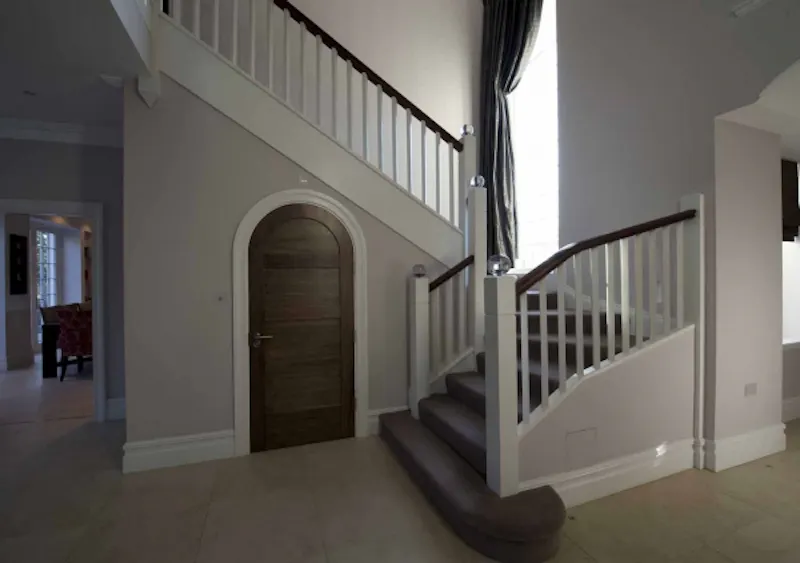 Staircase at Film location D2013 in London (photo 6)