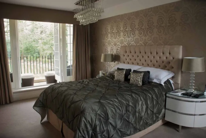 Bedroom at Film location D2013 in London (photo 25)