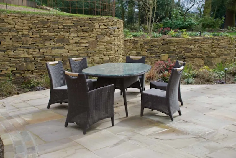 Terrace/Patio at Film location D2013 in London (photo 40)