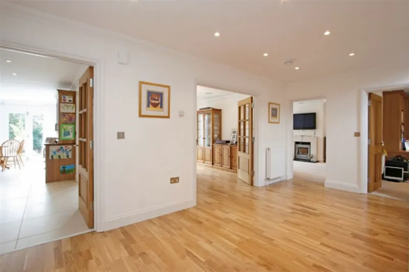 Entrance hall at Detached Cobham family house, D2017 (photo 6)