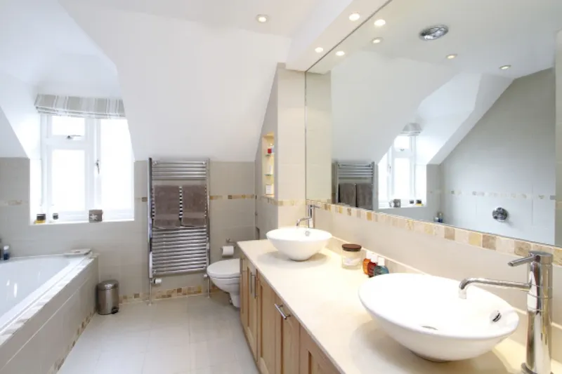 Bathroom at Detached Cobham family house, D2017 (photo 10)