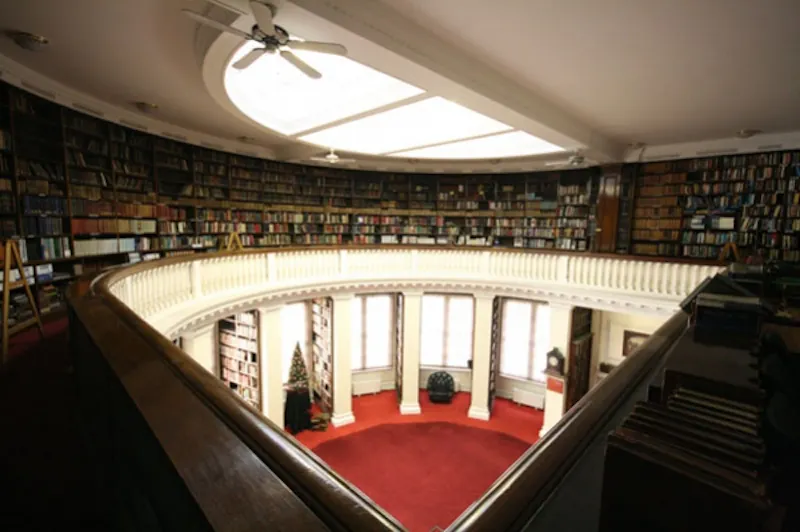 Mezzanine at Whitehall banqueting hall, P385 (photo 14)