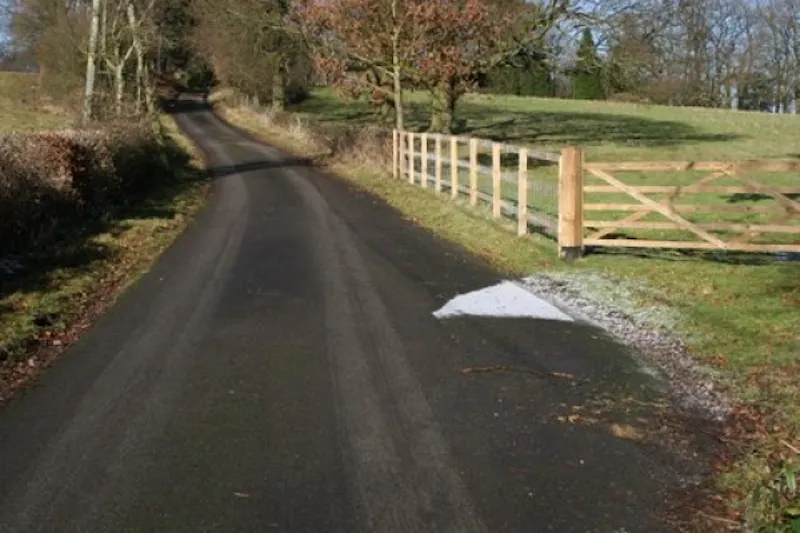 Driveway at Film location E329 in Surrey (photo 2)