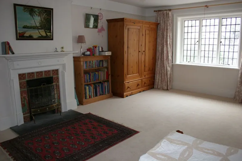 Film location E329 in Surrey (photo 36)