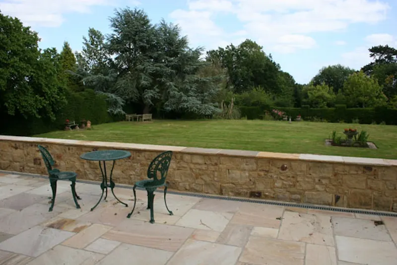 Film location E329 in Surrey (photo 46)