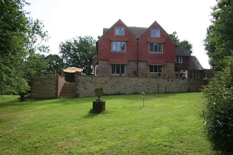 Film location E329 in Surrey (photo 48)