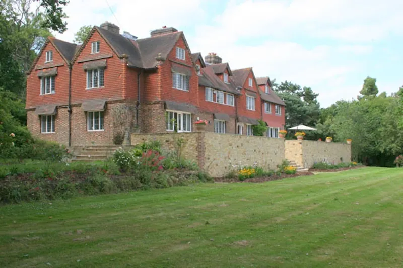 Film location E329 in Surrey (photo 49)
