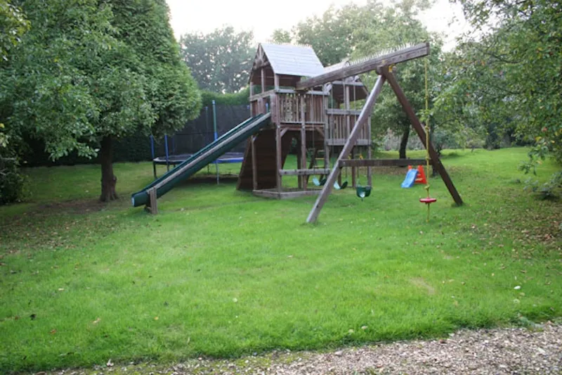 Film location E329 in Surrey (photo 54)