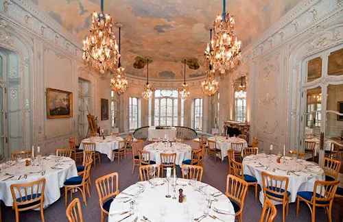 Mayfair private members' club, R734