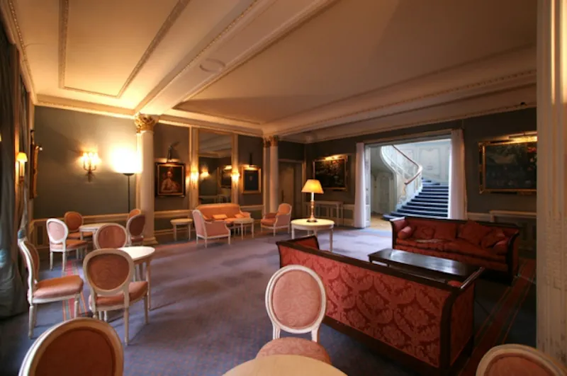 Drawing room at Mayfair private members' club, R734 (photo 11)