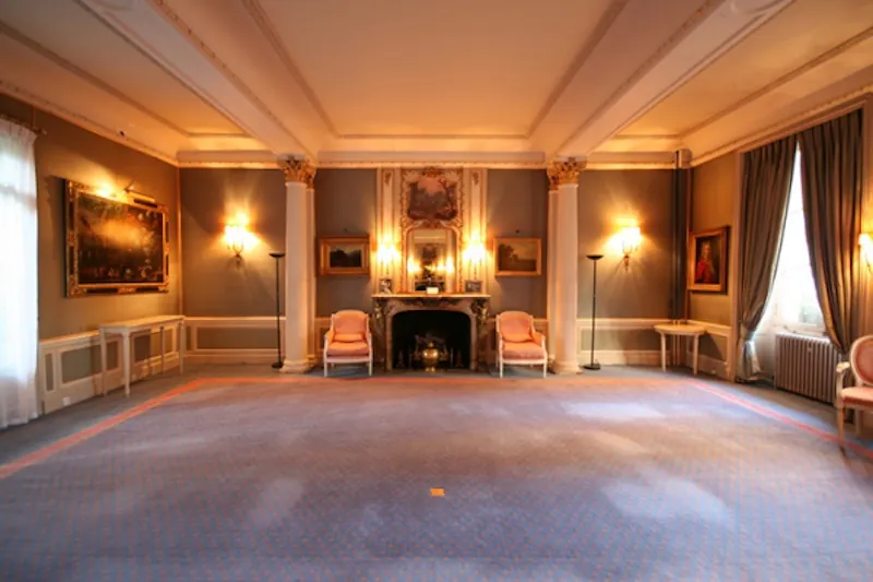 Mayfair private members' club, R734 (photo 12)