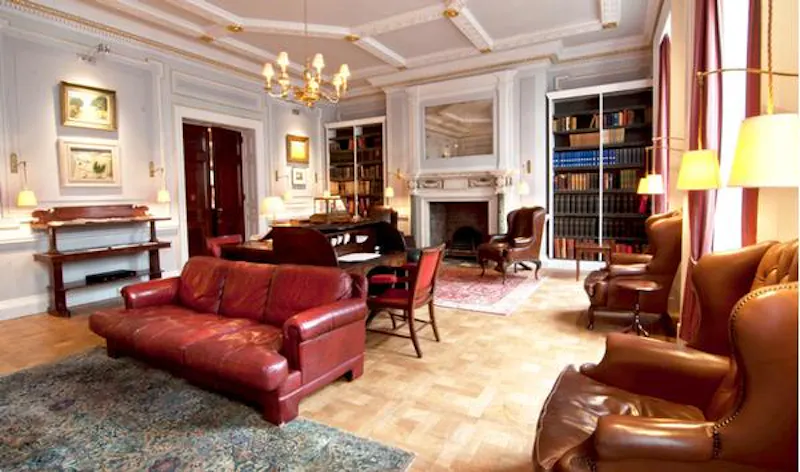 Library at Mayfair private members' club, R734 (photo 20)