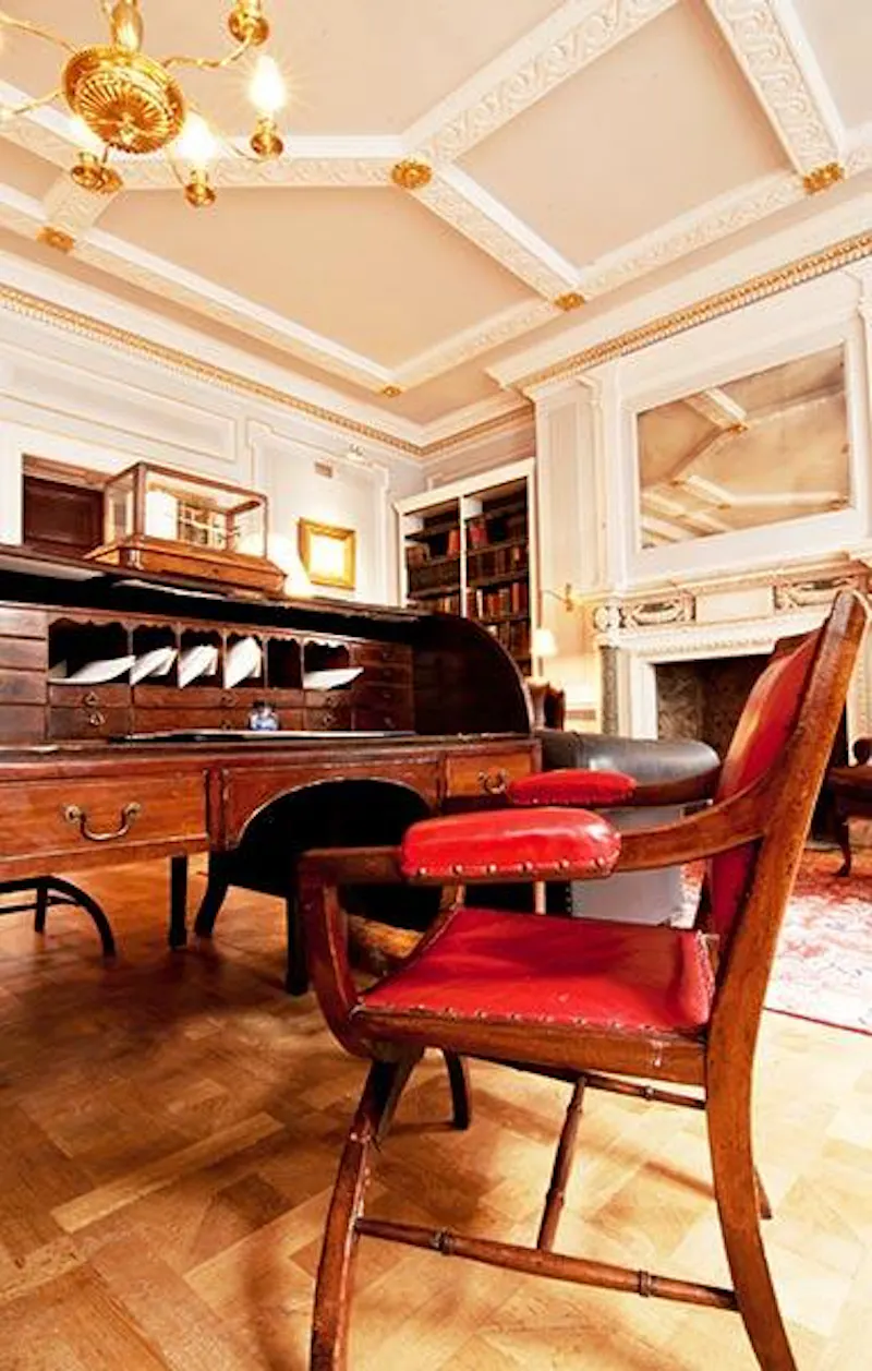 Mayfair private members' club, R734 (photo 21)