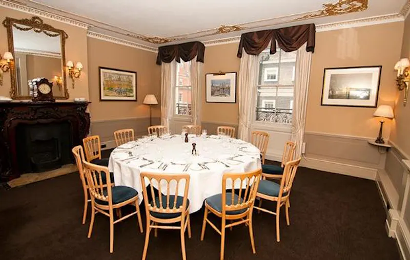 Mayfair private members' club, R734 (photo 24)